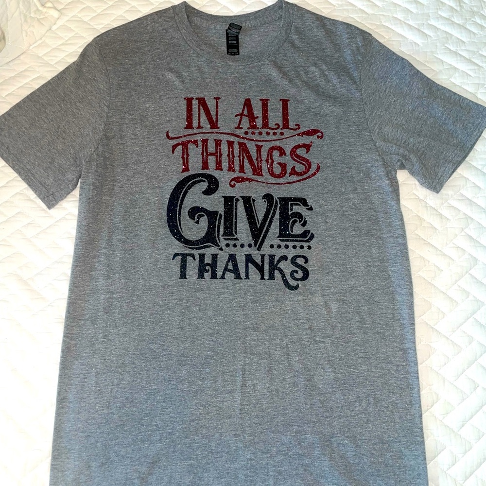 Maroon “In All Things Give Thanks” Thanksgiving t-shirt